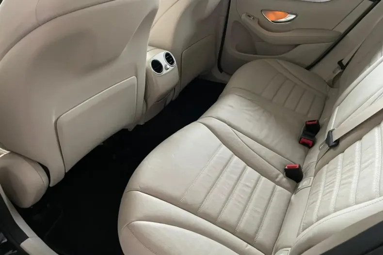 Mercedes-Benz GLC 300 din 2021 cu 91.300 km - oferta MER172931 - foto 11