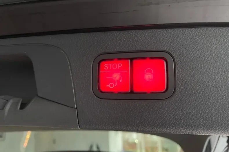 Mercedes-Benz GLC 300 din 2021 cu 91.300 km - oferta MER172931 - foto 17