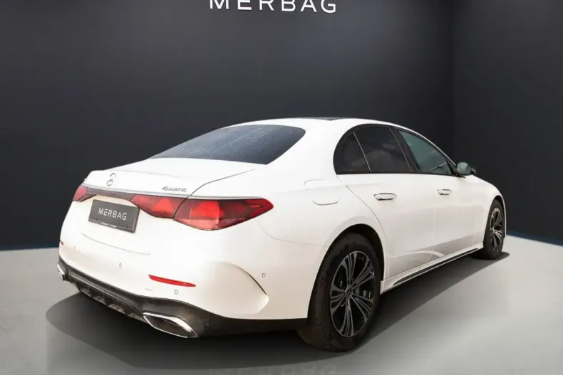 Mercedes-Benz E 200 din 2024 cu 11.384 km - oferta MER172936 - foto 3