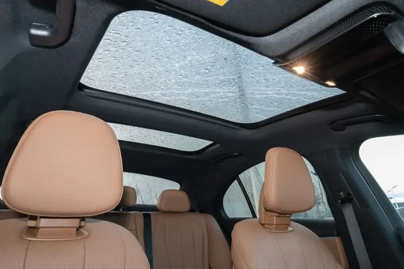 Mercedes-Benz E 200 din 2024 cu 11.384 km - oferta MER172936 - foto 12