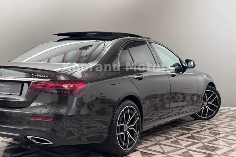 Mercedes-Benz E 300 din 2021 cu 90.000 km - oferta MER172939 - foto 29