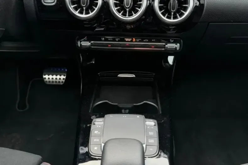 Mercedes-Benz CLA 250 din 2023 cu 95.281 km - oferta MER172966 - foto 17