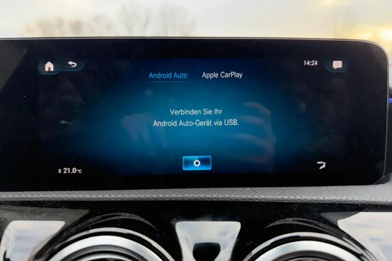 Mercedes-Benz CLA 250 din 2023 cu 95.281 km - oferta MER172966 - foto 22