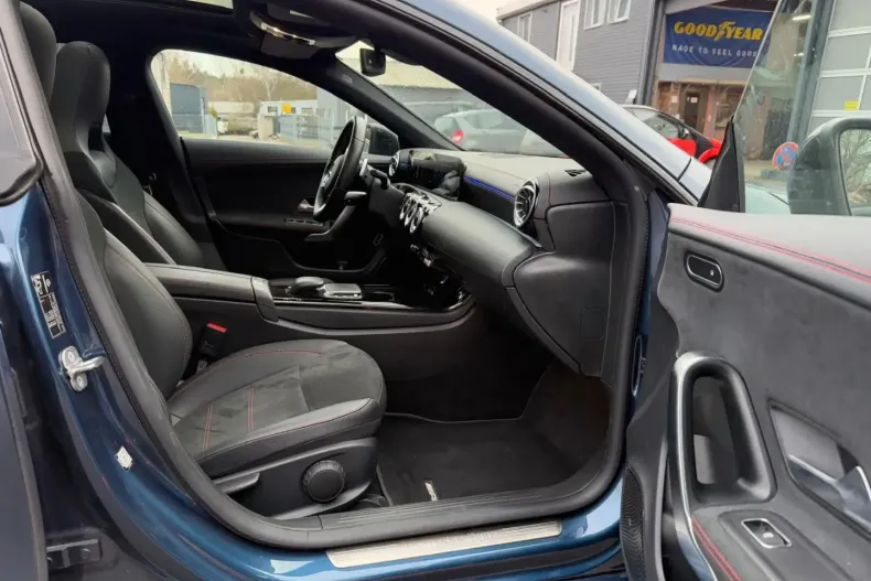 Mercedes-Benz CLA 250 din 2023 cu 95.281 km - oferta MER172966 - foto 23