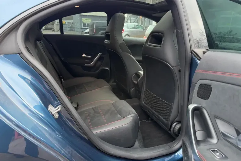 Mercedes-Benz CLA 250 din 2023 cu 95.281 km - oferta MER172966 - foto 24