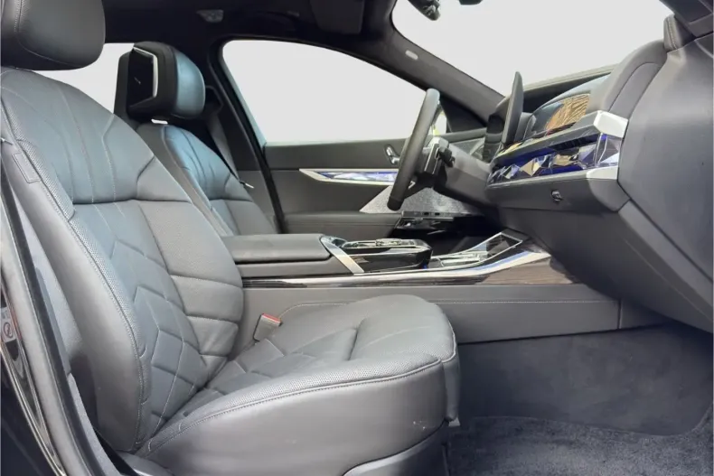 BMW 740 din 2024 cu 11.990 km - oferta BMW172997 - foto 13