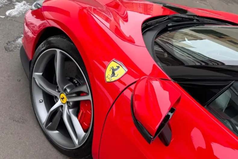 Ferrari 296 GTB din 2024 cu 2.700 km - oferta FER173050 - foto 5