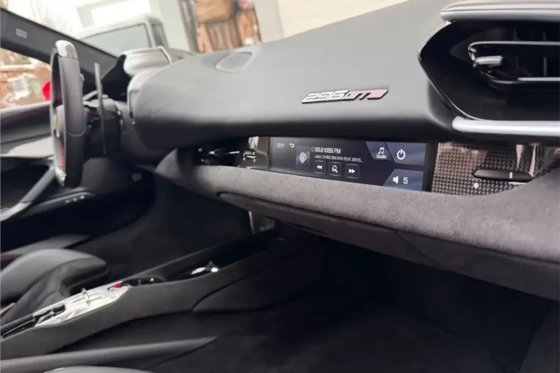 Ferrari 296 GTB din 2024 cu 2.700 km - oferta FER173050 - foto 14