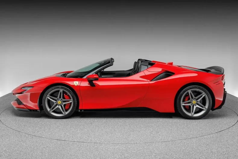 Ferrari SF90 din 2023 cu 4.500 km - oferta FER173052 - foto 2