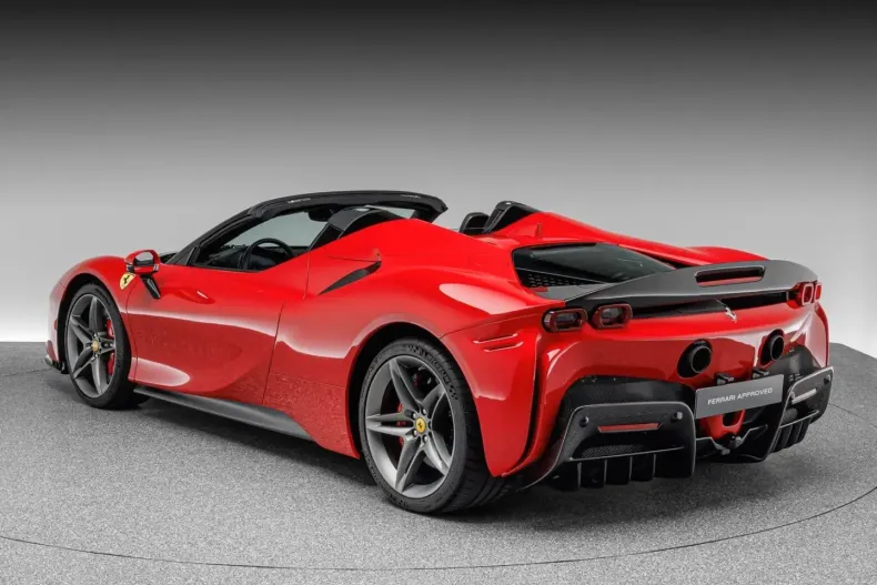 Ferrari SF90 din 2023 cu 4.500 km - oferta FER173052 - foto 3