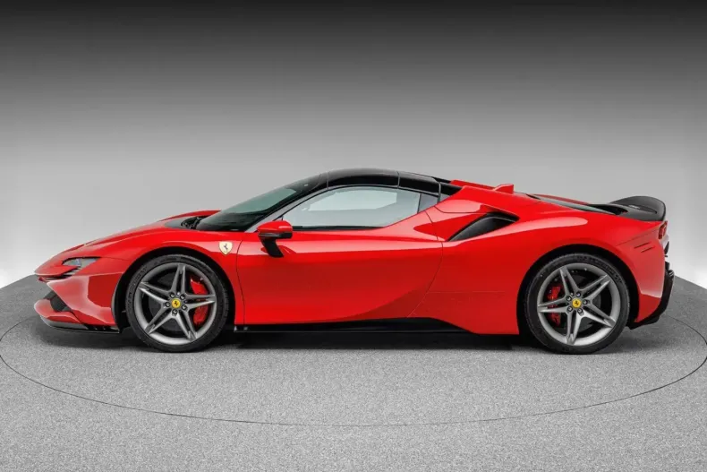 Ferrari SF90 din 2023 cu 4.500 km - oferta FER173052 - foto 6