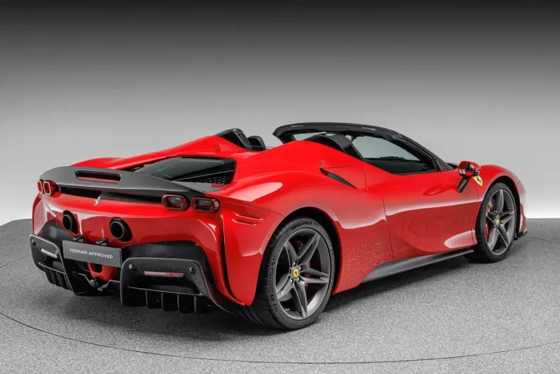Ferrari SF90 din 2023 cu 4.500 km - oferta FER173052 - foto 8