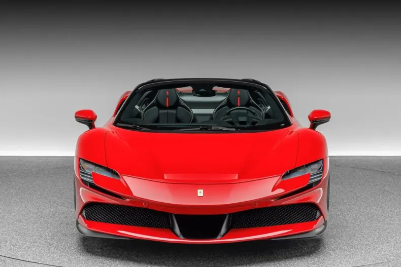 Ferrari SF90 din 2023 cu 4.500 km - oferta FER173052 - foto 11