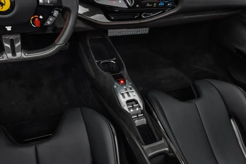 Ferrari SF90 din 2023 cu 4.500 km - oferta FER173052 - foto 14