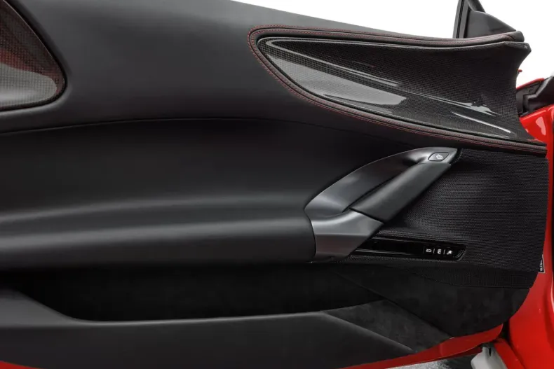 Ferrari SF90 din 2023 cu 4.500 km - oferta FER173052 - foto 22