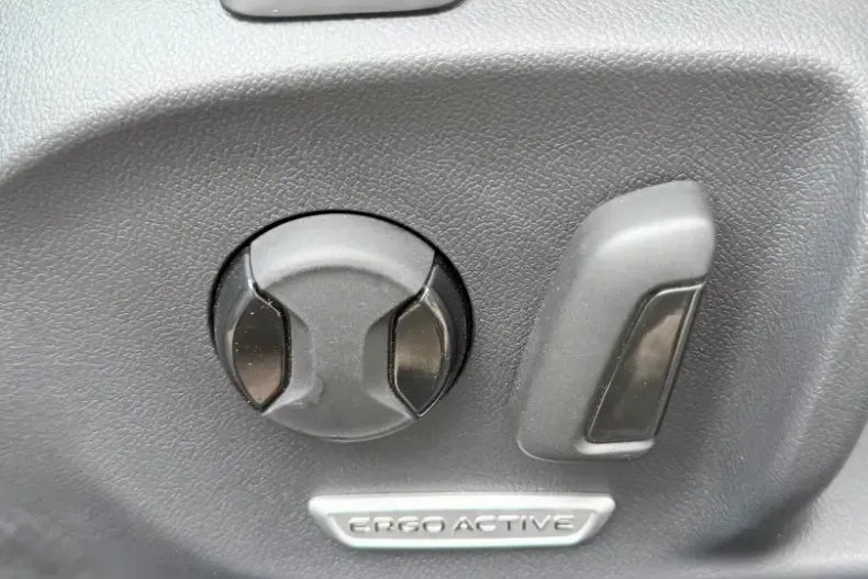 Volkswagen Passat din 2024 cu 11.000 km - oferta VOL173061 - foto 27