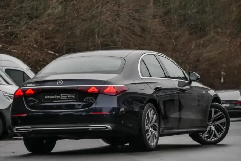 Mercedes-Benz E 300 din 2025 cu 21.436 km - oferta MER173062 - foto 2