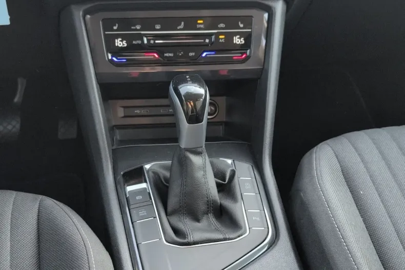 Volkswagen Tiguan Allspace din 2024 cu 32.200 km - oferta VOL173068 - foto 8