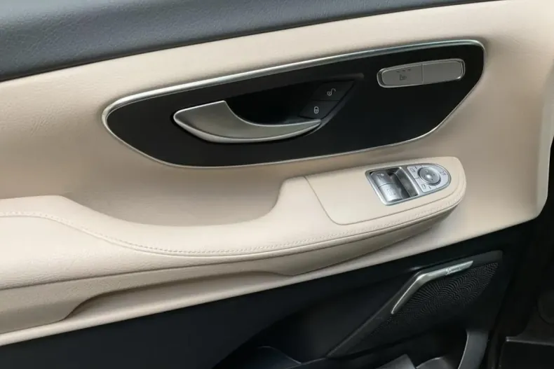 Mercedes-Benz V 300 din 2024 cu 17.874 km - oferta MER173079 - foto 6