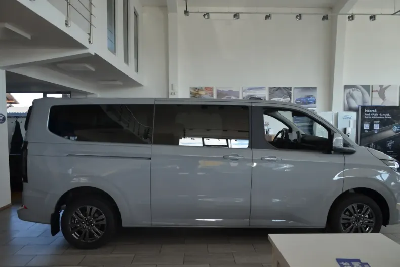 Ford Tourneo Custom din 2025 cu 3.300 km - oferta FOR173082 - foto 4