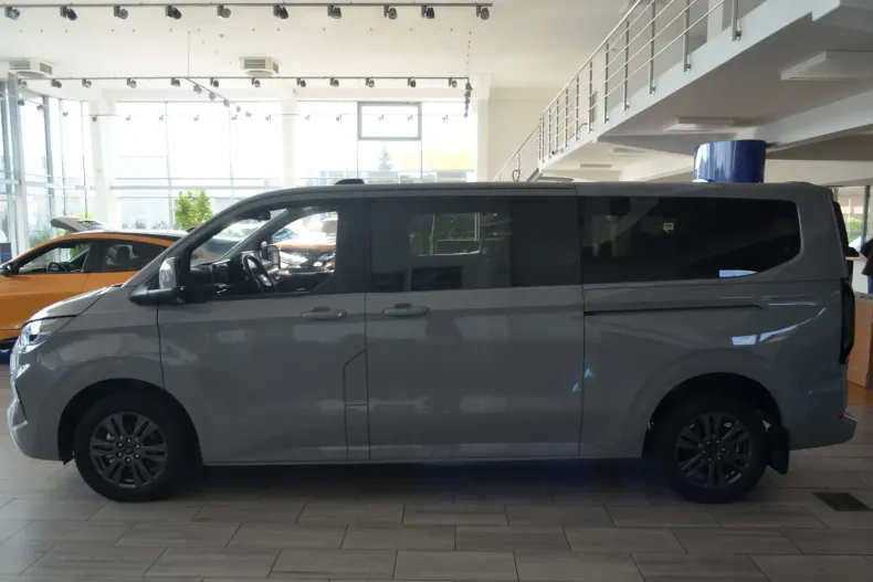 Ford Tourneo Custom din 2025 cu 3.300 km - oferta FOR173082 - foto 5