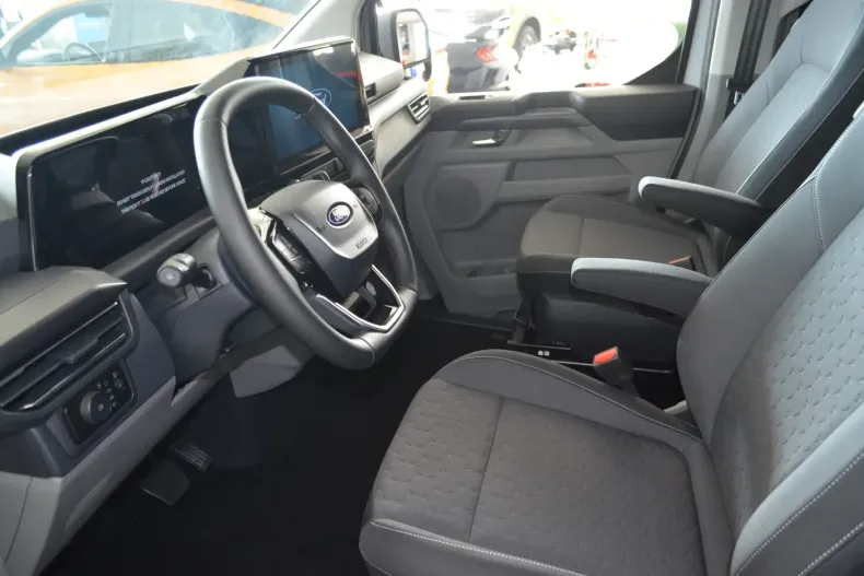 Ford Tourneo Custom din 2025 cu 3.300 km - oferta FOR173082 - foto 10