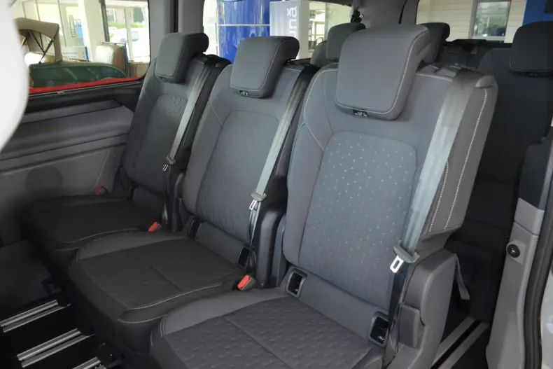 Ford Tourneo Custom din 2025 cu 3.300 km - oferta FOR173082 - foto 11