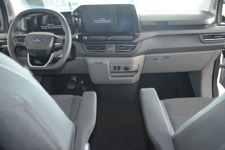 Ford Tourneo Custom din 2025 cu 3.300 km - oferta FOR173082 - foto 14