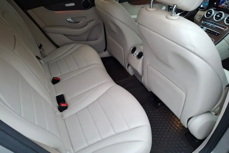 Mercedes-Benz GLC din 2020 cu 83.840 km - oferta MER173087 - foto 12