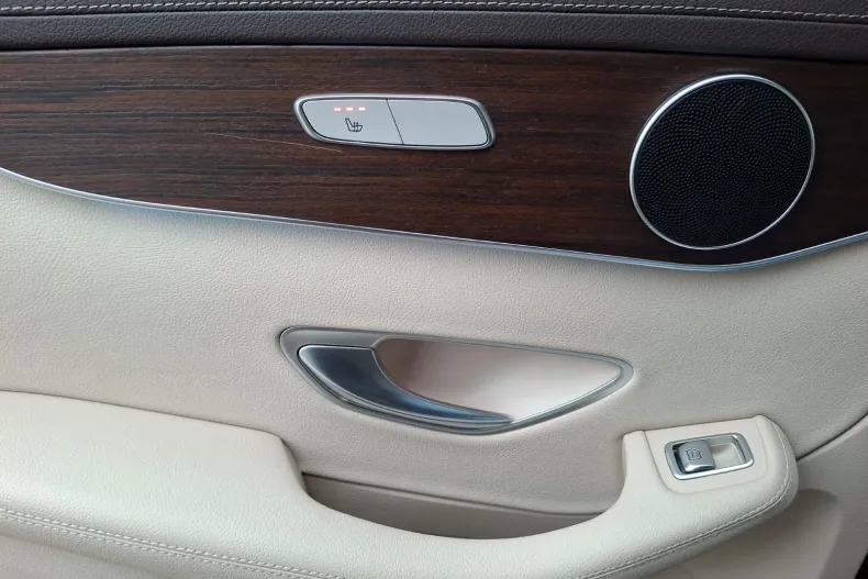 Mercedes-Benz GLC din 2020 cu 83.840 km - oferta MER173087 - foto 28