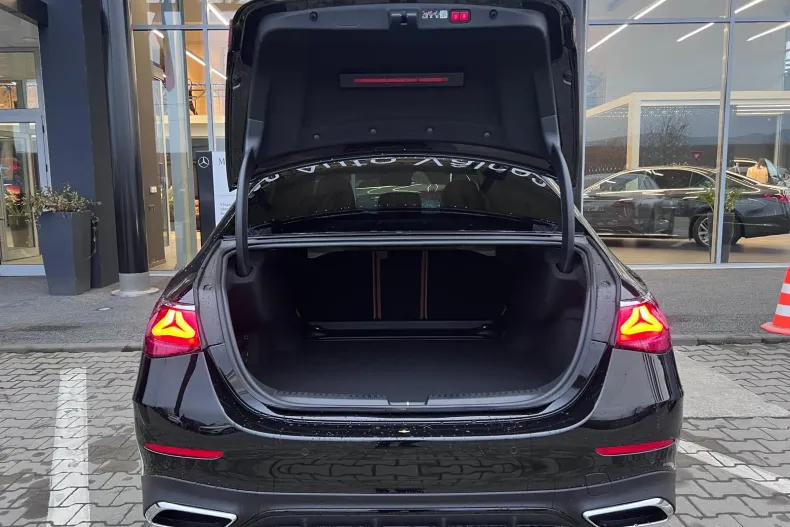 Mercedes-Benz E din 2025 cu 10 km - oferta MER173102 - foto 4