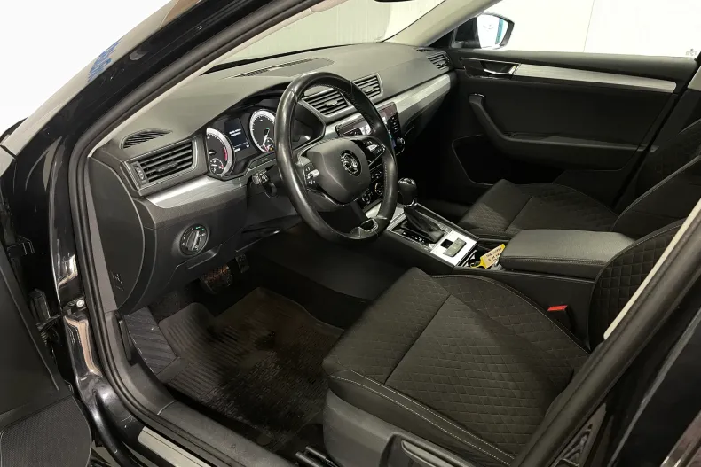 Skoda Superb din 2021 cu 129.588 km - oferta SKO173123 - foto 5