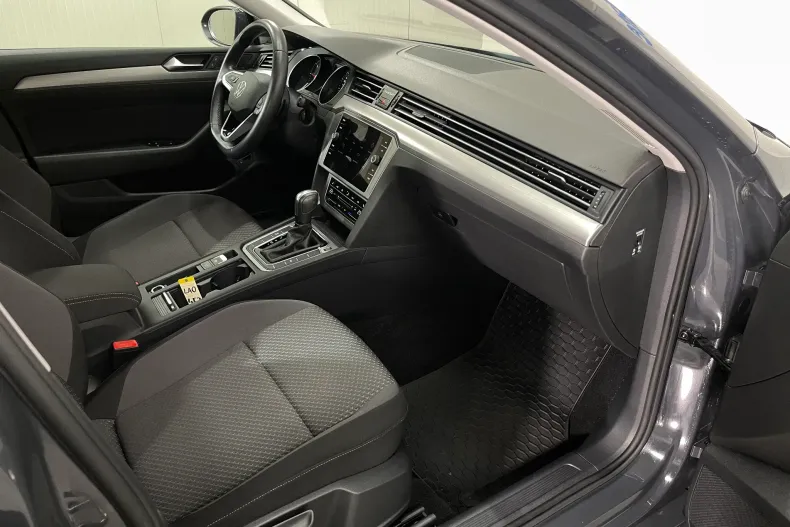 Volkswagen Passat din 2021 cu 61.834 km - oferta VOL173124 - foto 9