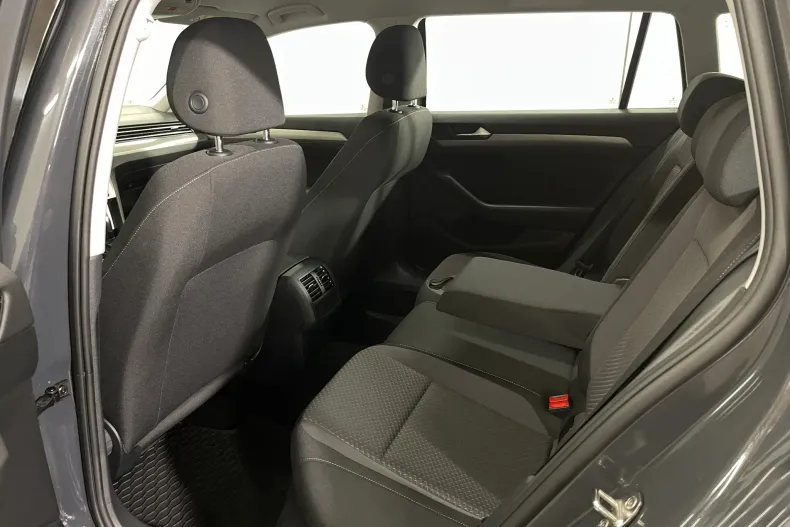 Volkswagen Passat din 2021 cu 61.834 km - oferta VOL173124 - foto 11