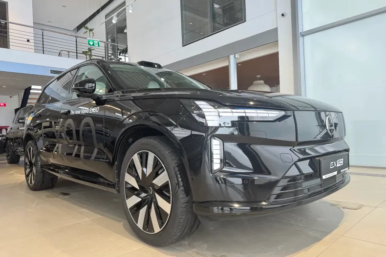 Volvo EX90 din 2024 cu 1.000 km - oferta VOL173140 - foto 3