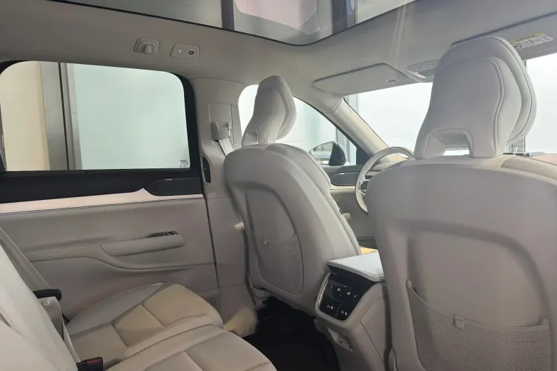 Volvo EX90 din 2024 cu 1.000 km - oferta VOL173140 - foto 16