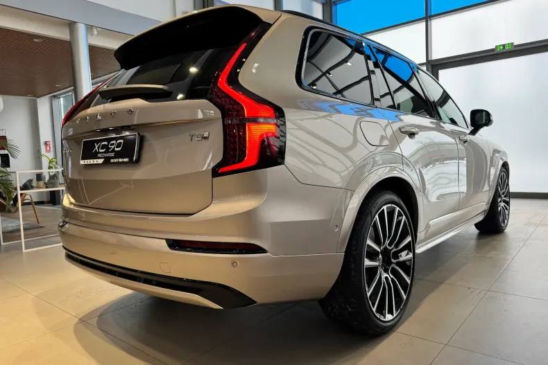 Volvo XC90 din 2025 cu 9 km - oferta VOL173141 - foto 5