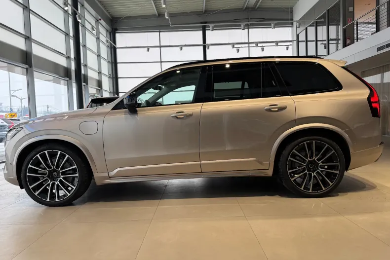 Volvo XC90 din 2025 cu 9 km - oferta VOL173141 - foto 8