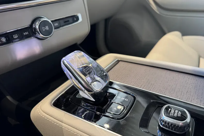 Volvo XC90 din 2025 cu 9 km - oferta VOL173141 - foto 16