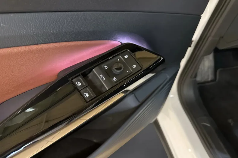 Volkswagen ID.5 din 2023 cu 90.100 km - oferta VOL173151 - foto 12