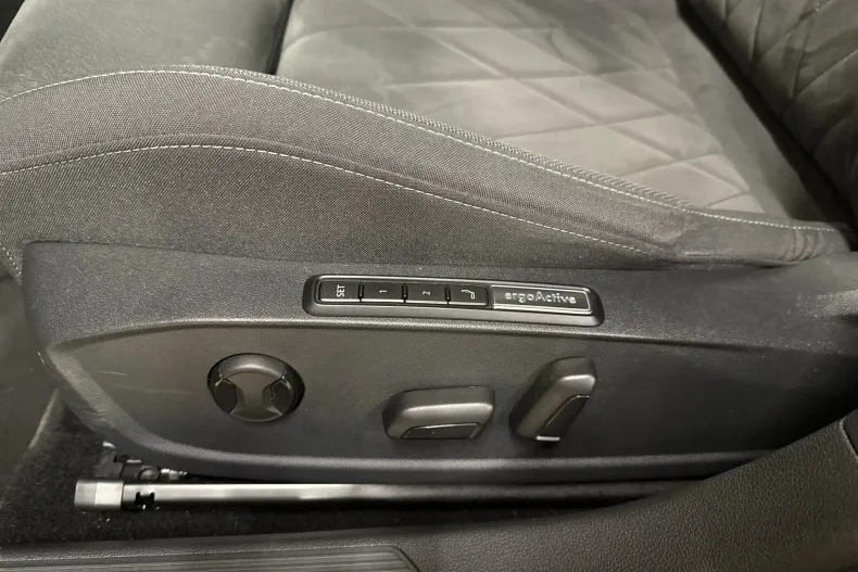 Volkswagen Golf din 2022 cu 87.460 km - oferta VOL173154 - foto 15