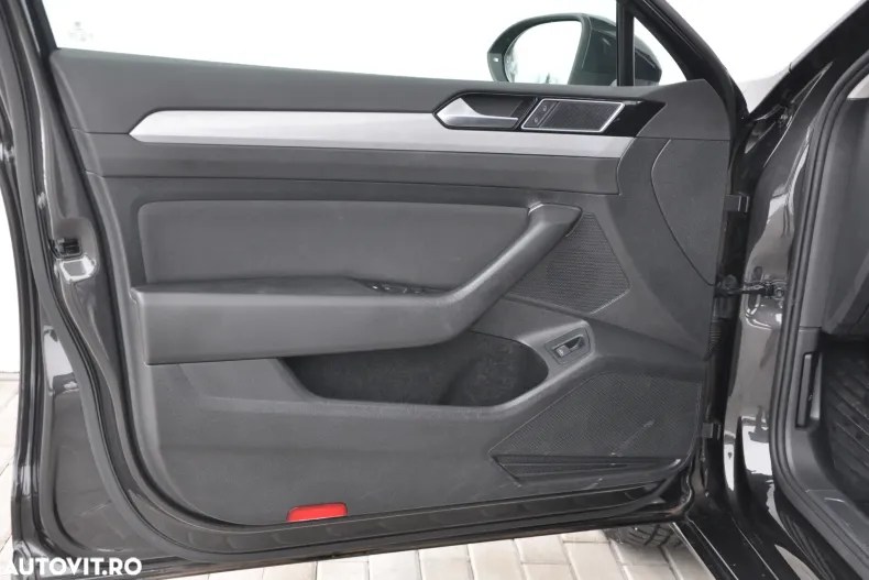 Volkswagen Passat din 2023 cu 26.514 km - oferta VOL173155 - foto 9
