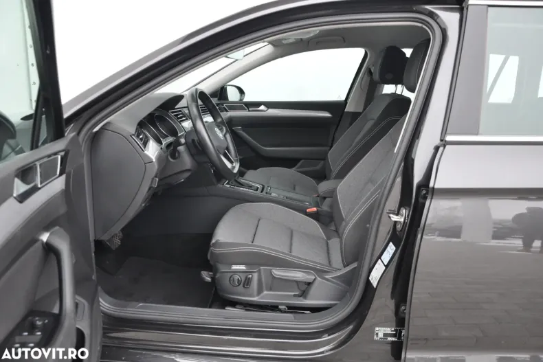 Volkswagen Passat din 2023 cu 26.514 km - oferta VOL173155 - foto 12