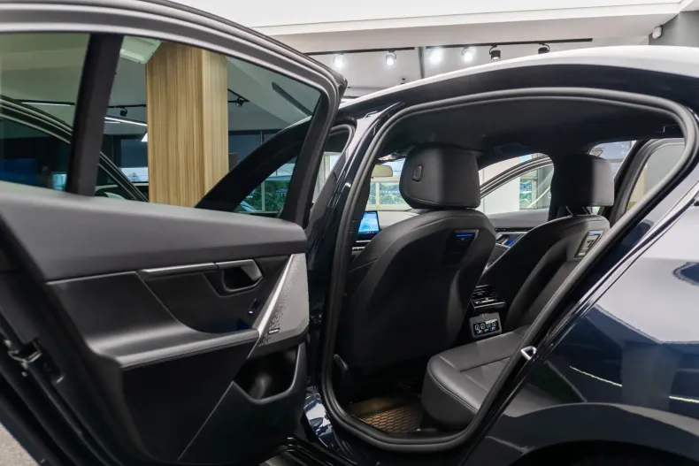 BMW Seria 5 din 2024 cu 37.740 km - oferta BMW173164 - foto 18