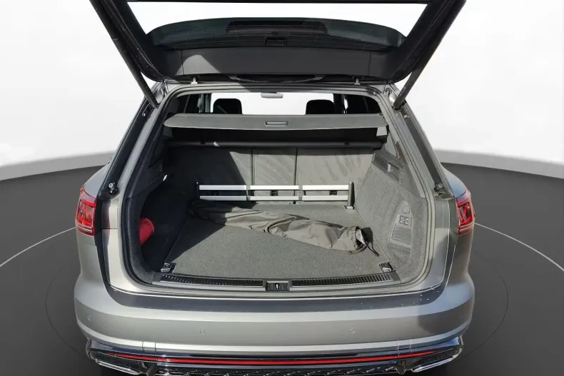 Volkswagen Touareg din 2024 cu 54.436 km - oferta VOL173170 - foto 8