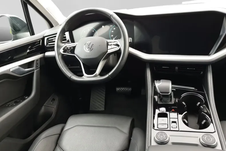 Volkswagen Touareg din 2024 cu 54.436 km - oferta VOL173173 - foto 3