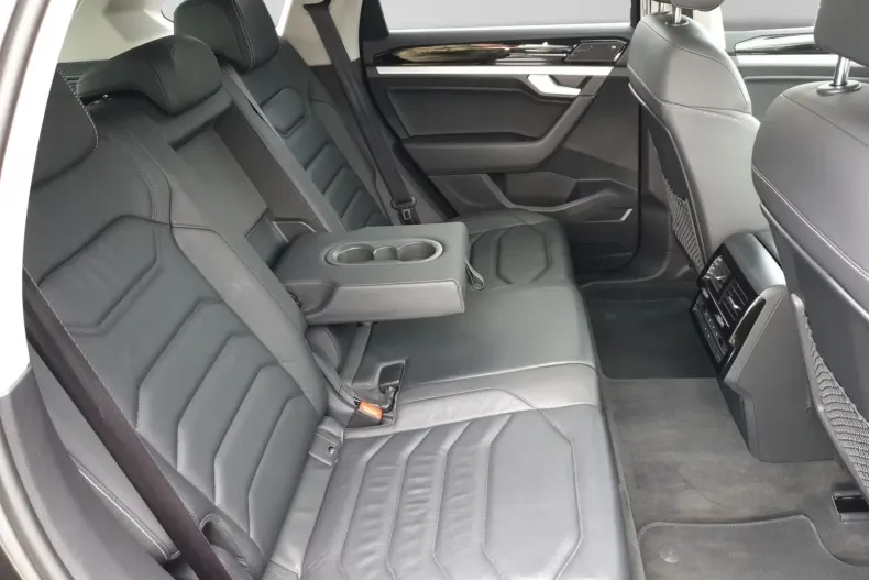 Volkswagen Touareg din 2024 cu 54.436 km - oferta VOL173173 - foto 8