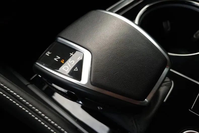 Volkswagen Touareg din 2024 cu 54.436 km - oferta VOL173173 - foto 11