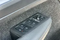 Volvo XC40 din 2020 cu 99.871 km - oferta VOL173183 - foto 8