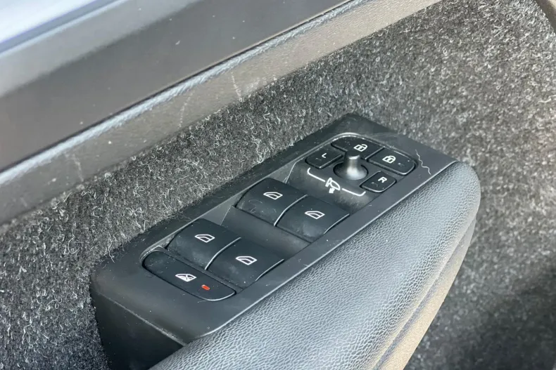 Volvo XC40 din 2020 cu 99.871 km - oferta VOL173183 - foto 8